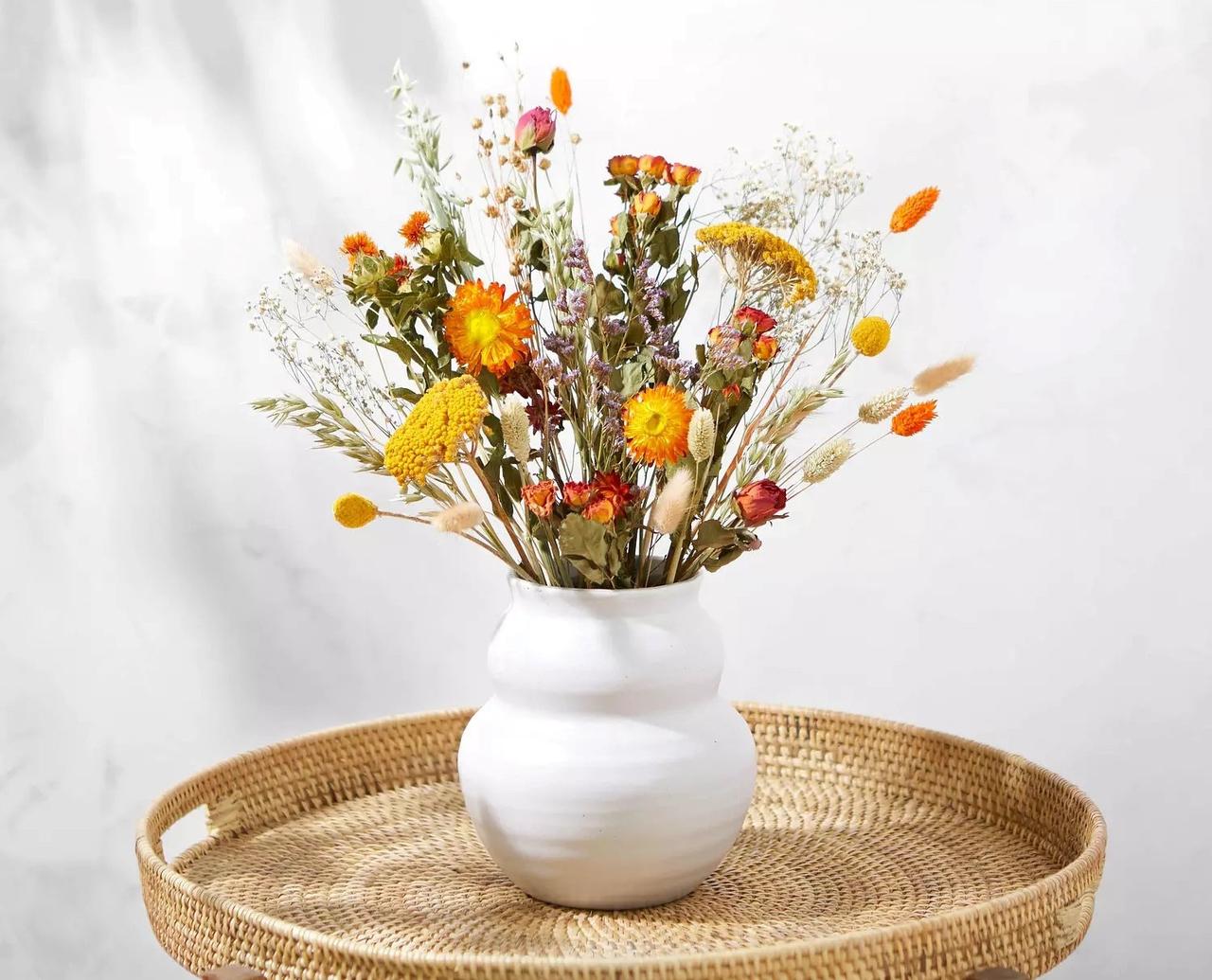 https://cdn0.hitched.co.uk/article/7202/original/1280/jpg/132027-dried-flowers.jpeg