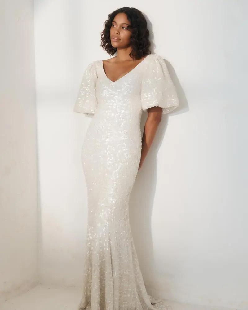 Vintage Lace Knee Length Short Beach Wedding Dresses With Sheer Neckline A  Line Sleeveless Informal Reception Bridal Gown From Totallymodest, $133.37  | DHgate.Com