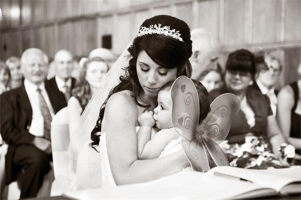 29 of the Most Tear-Jerking Wedding Photographs - hitched.co.uk