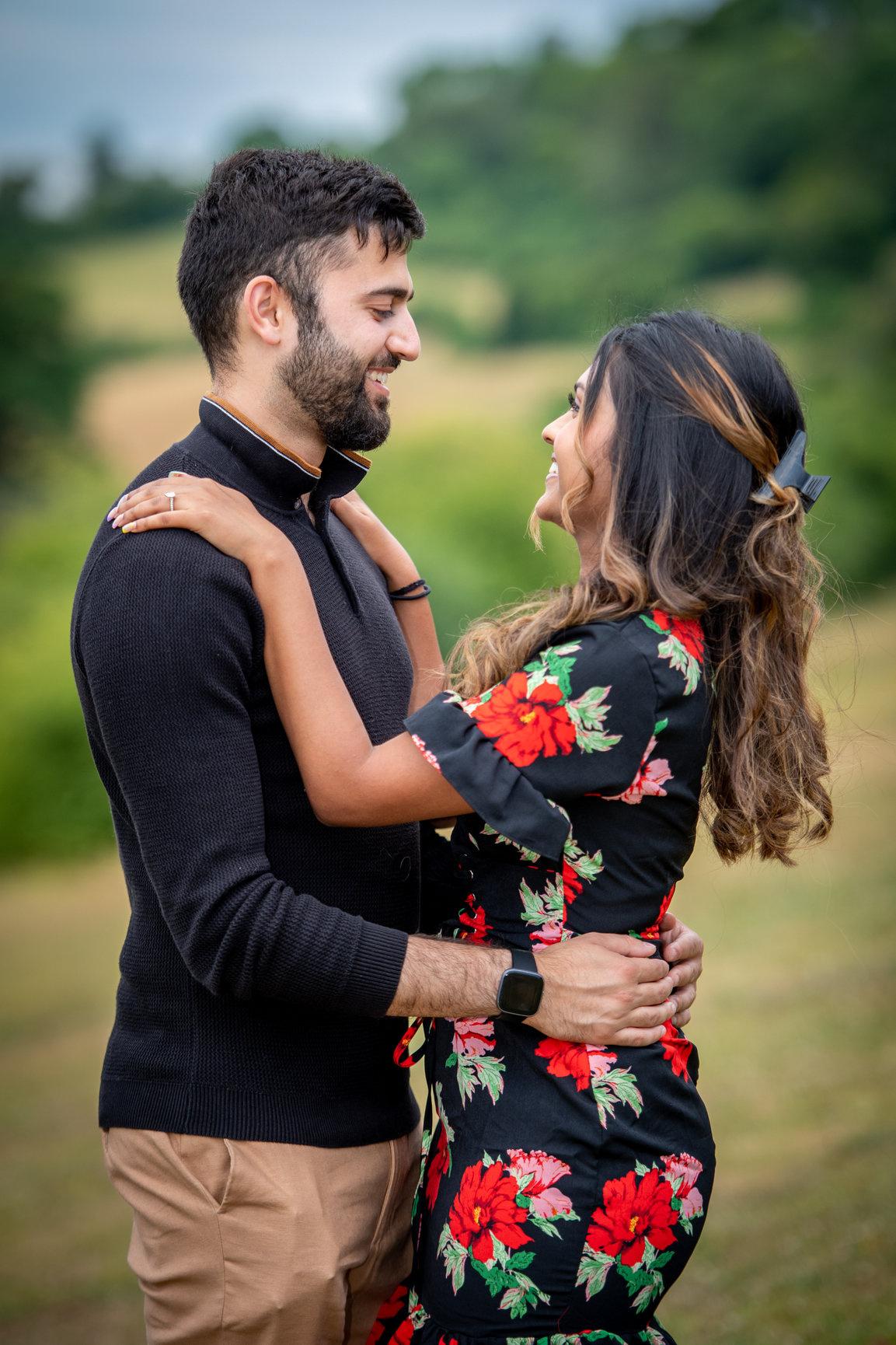 Outdoor Couple Photography Poses | RayCee the Artist