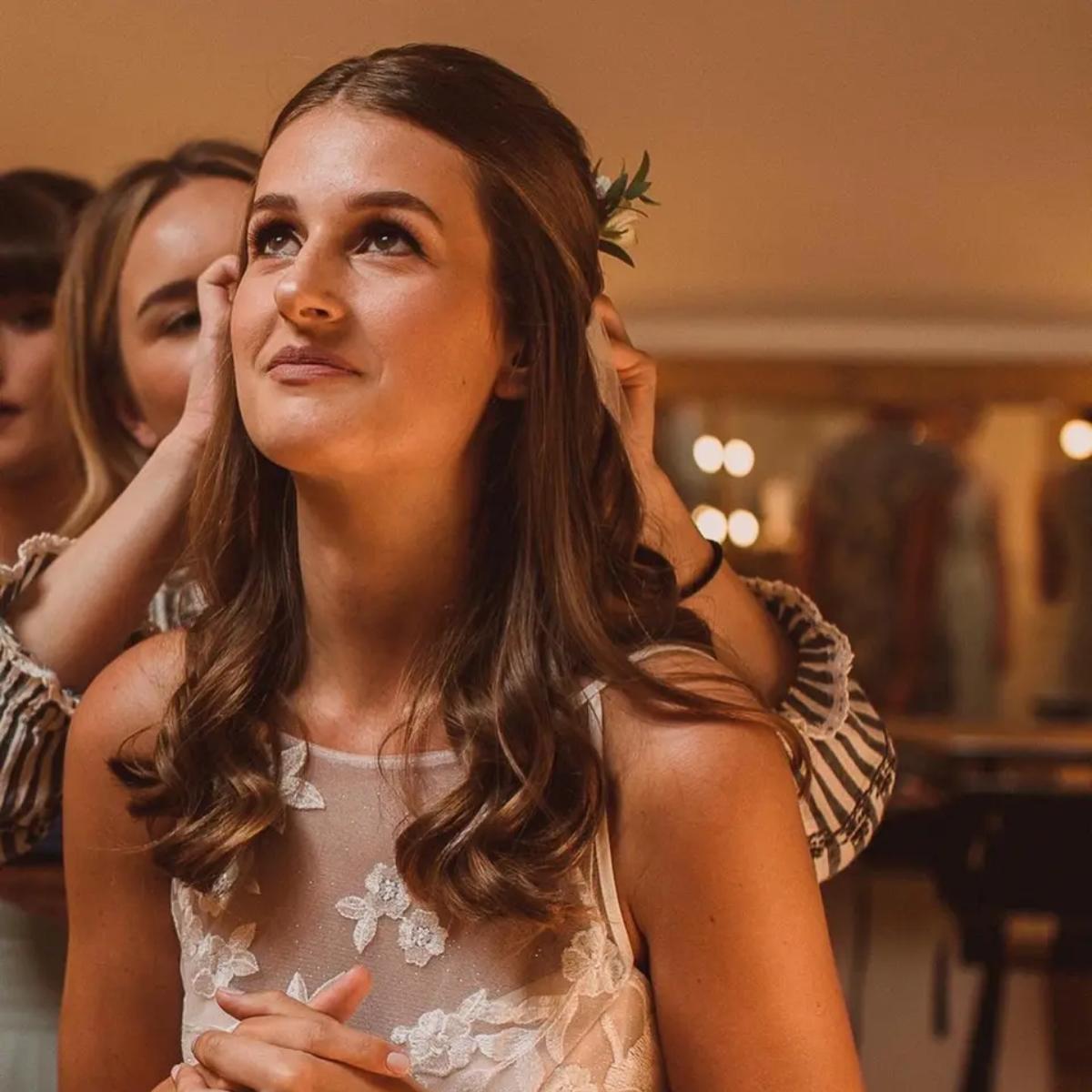 The essential guide to 2020 wedding hair | Updos, ponytails, soft waves |  Tania Maras
