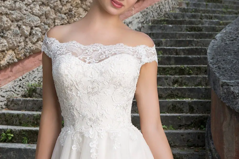 Top 10 small chest wedding dress style ideas and inspiration
