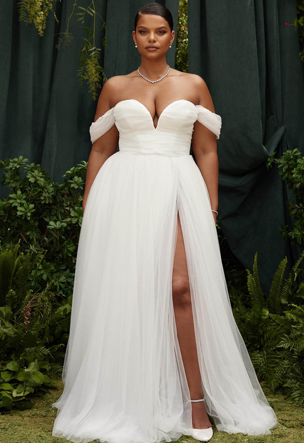 Small Size, Wedding dresses, Size: chest 34 waist 28(adjustable