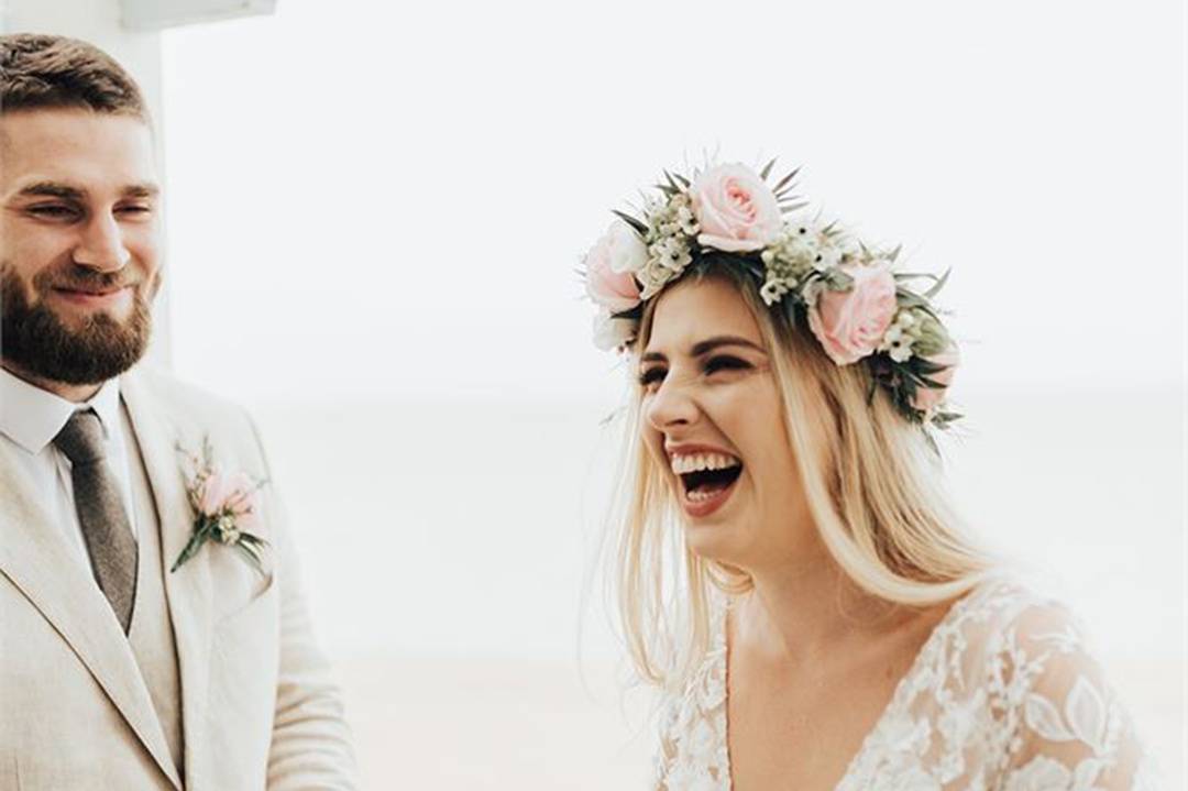 13 Funny Wedding Readings Guaranteed To Make Your Guests Laugh -  