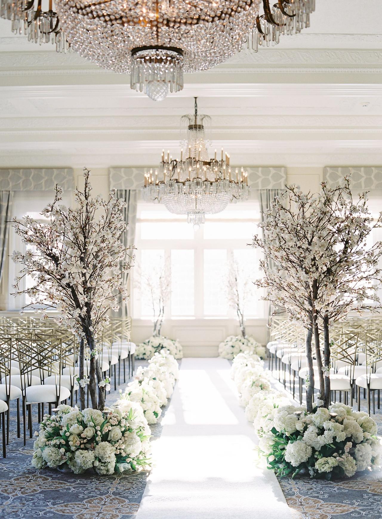 20 Prop Ideas for A Breathtaking Winter Wonderland Wedding