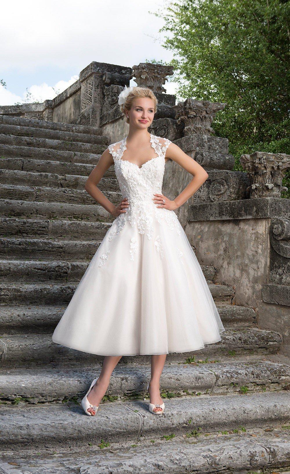 Wedding dress 2024 50s style