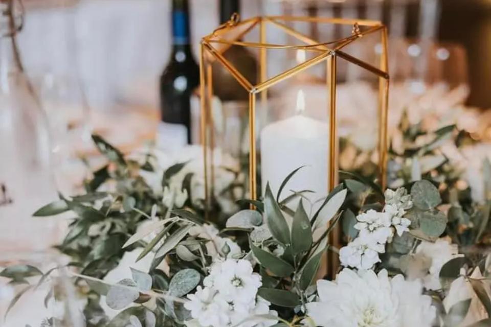 Wedding Table Decorations & Centrepiece Ideas for Every Budget ...
