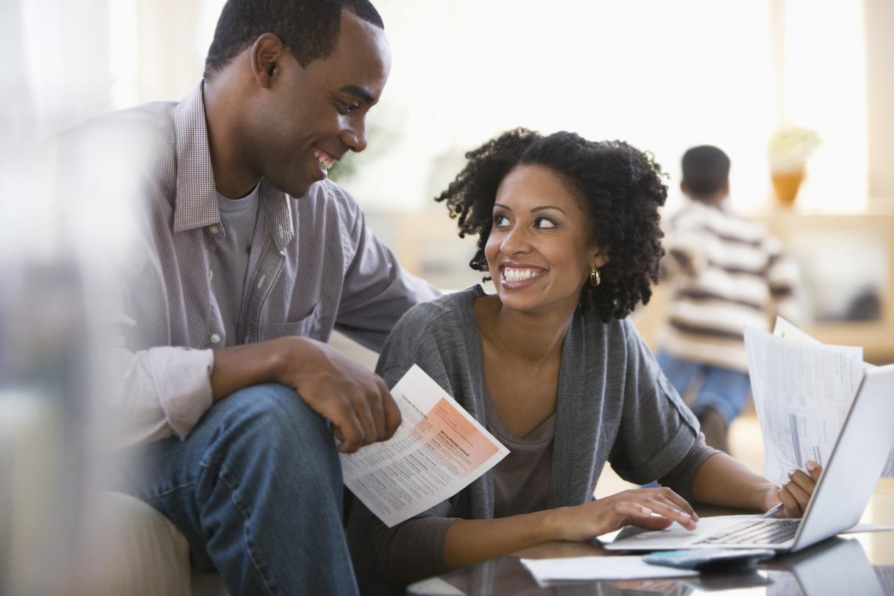 Money and marriage: 3 tips for handling finances as a couple