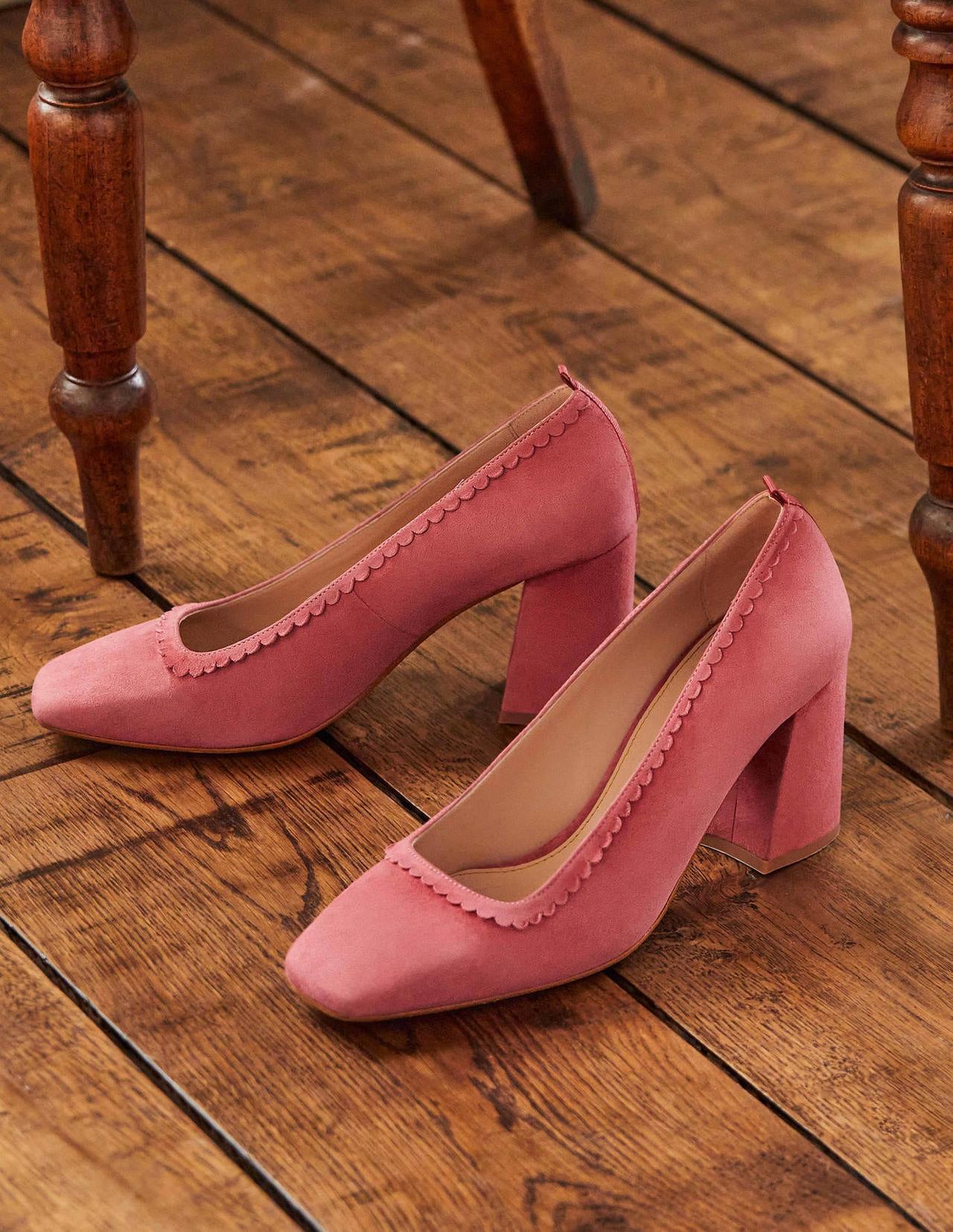 pink heels with scalloped detail