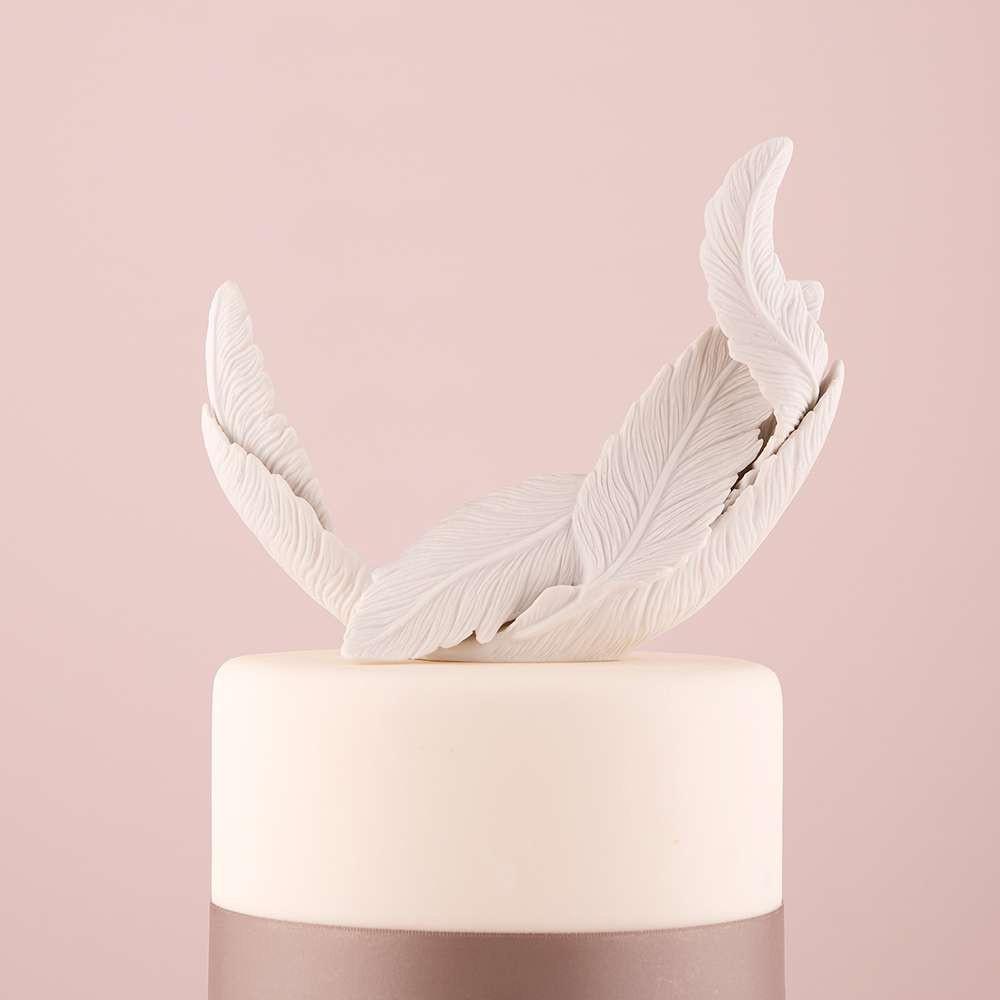 White Simple Crown x Feather Cake – Blissful Moon Bakery