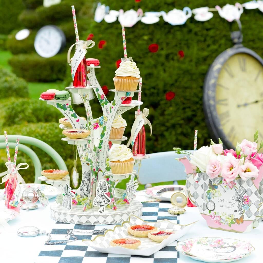 29 Alice in Wonderland Wedding Details You'll Love