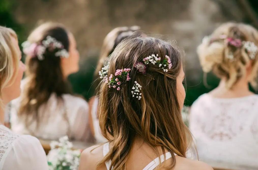 17 Gorgeous Bridesmaid Hairstyles for Long Hair