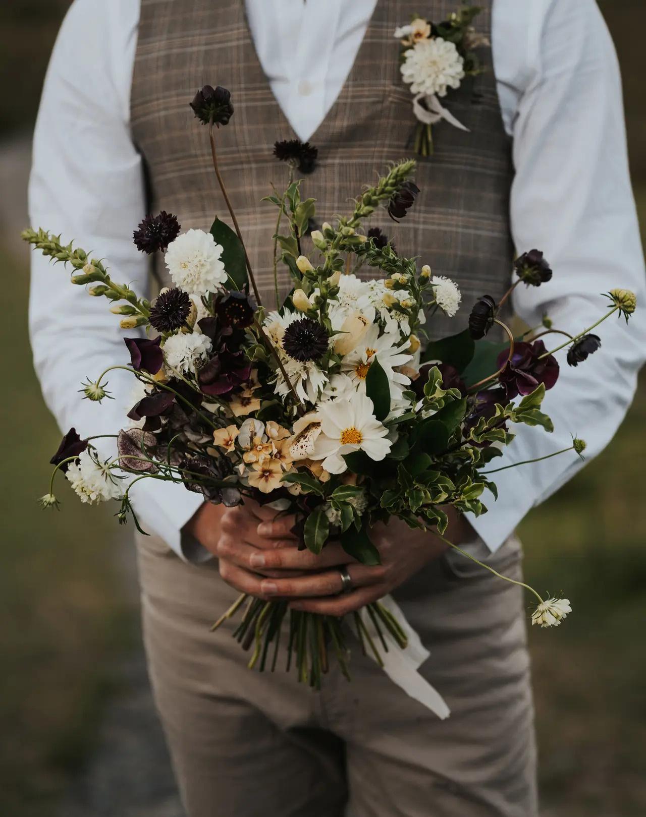 Wedding Bouquet Ideas: 32 of the Prettiest Arrangements Featured in Vogue