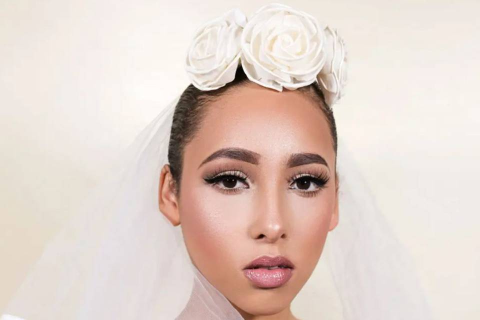 London based makeup artist created a flawless bridal makeup look
