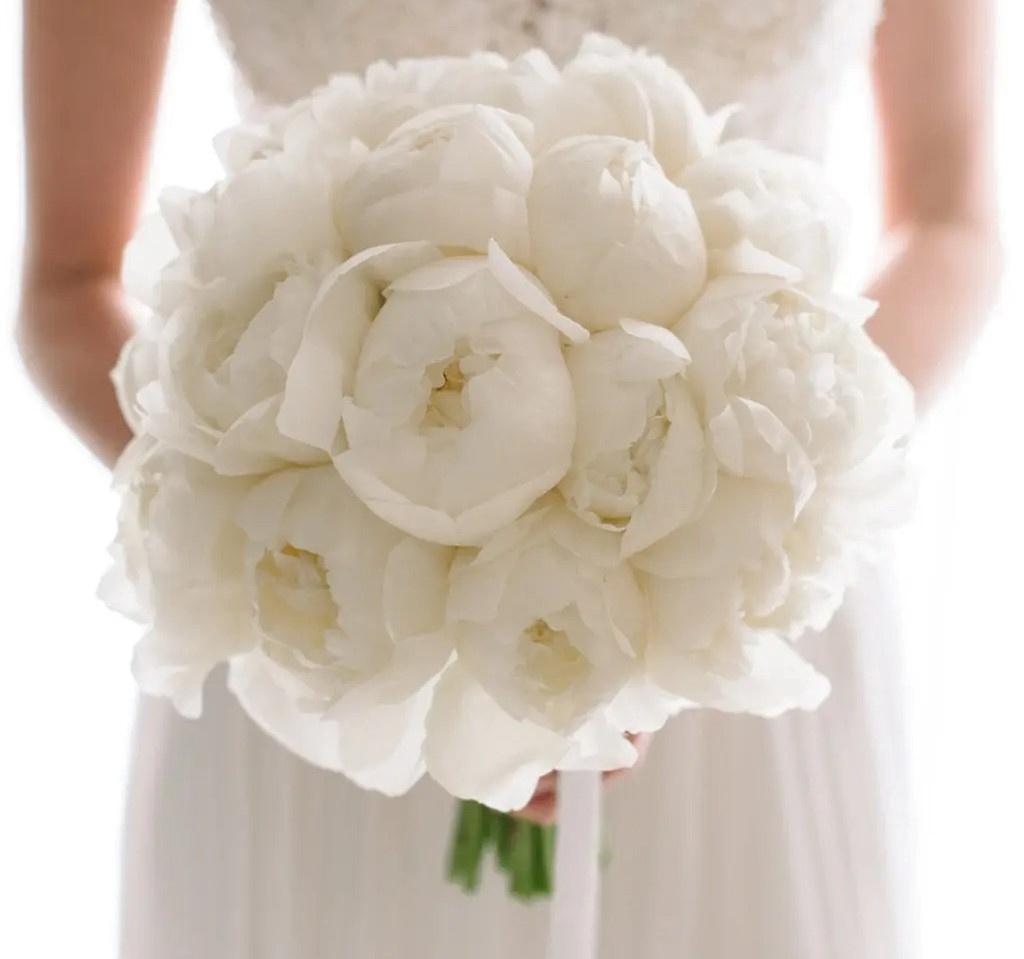 Best flowers for bridal on sale bouquet