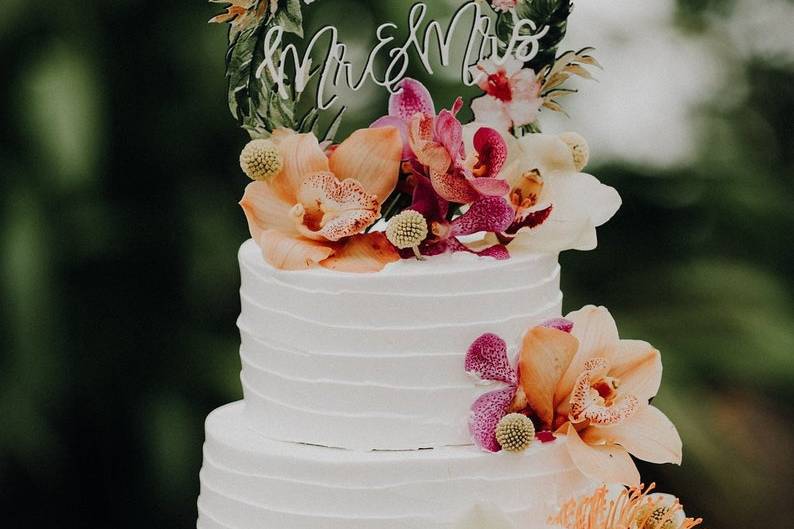 Tropical buttercream wedding cake