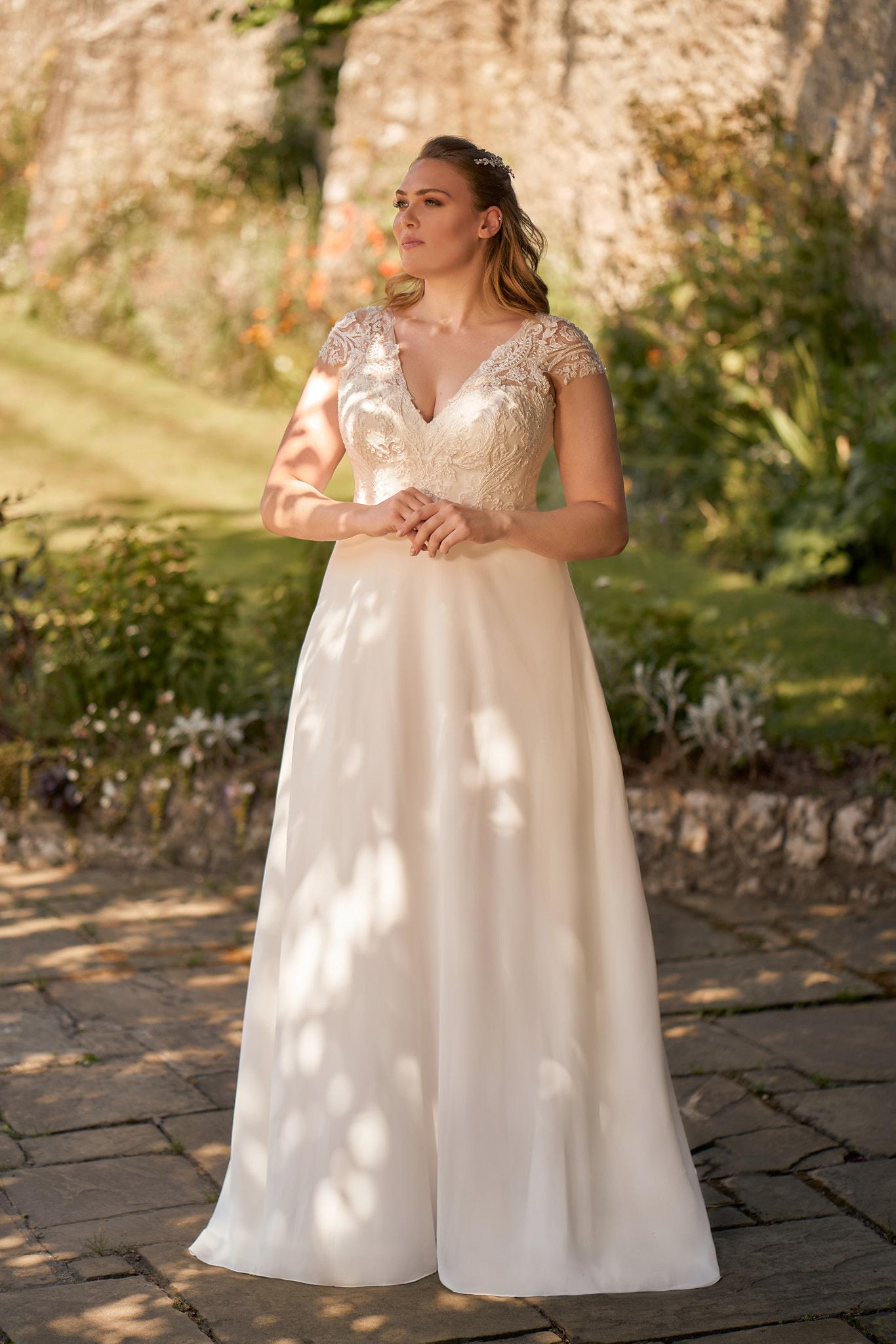 17-best-plus-size-bridal-boutiques-in-the-uk-hitched-co-uk