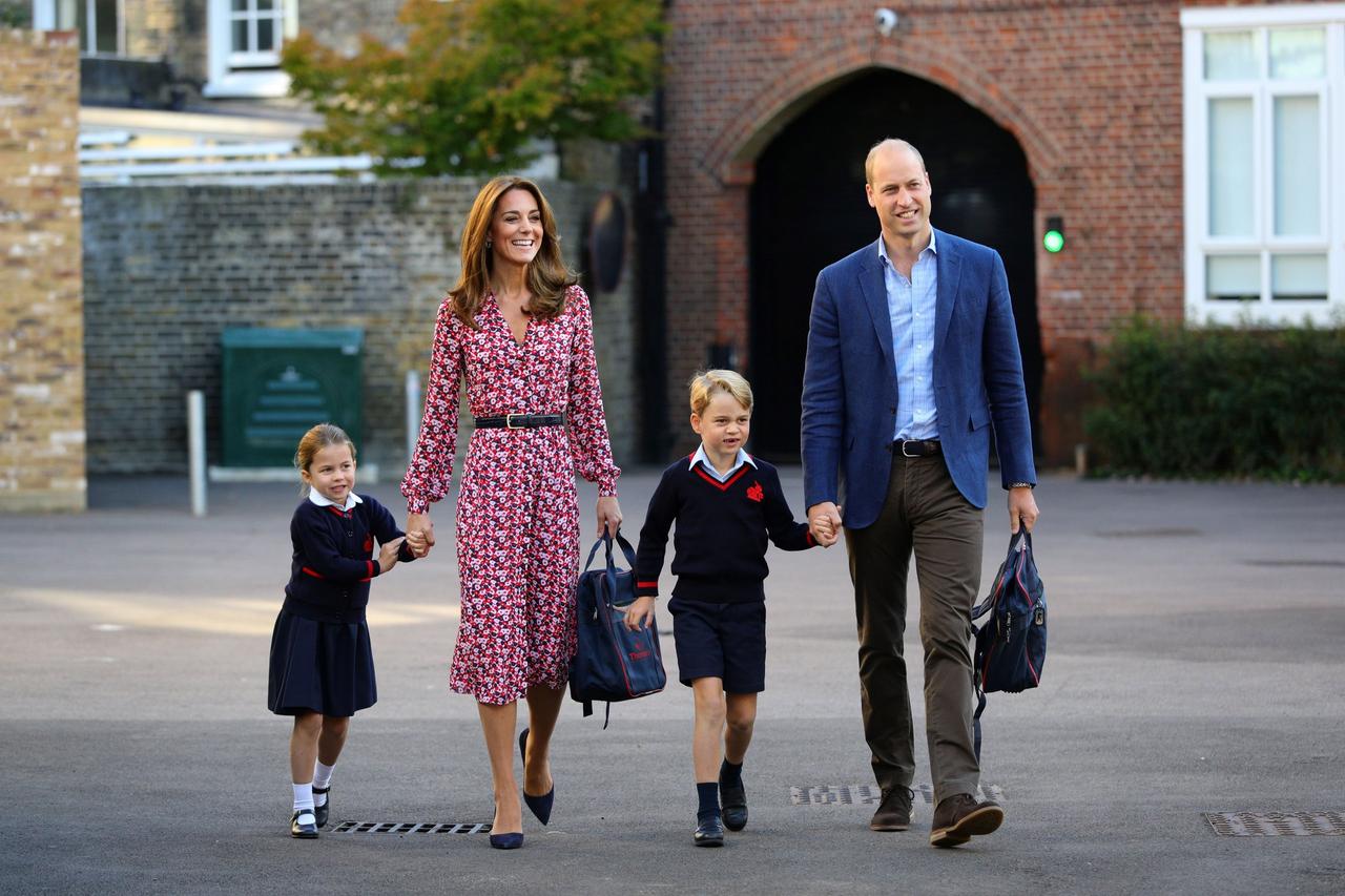 Kate Middleton, Prince William, George and Charlotte hold hands 