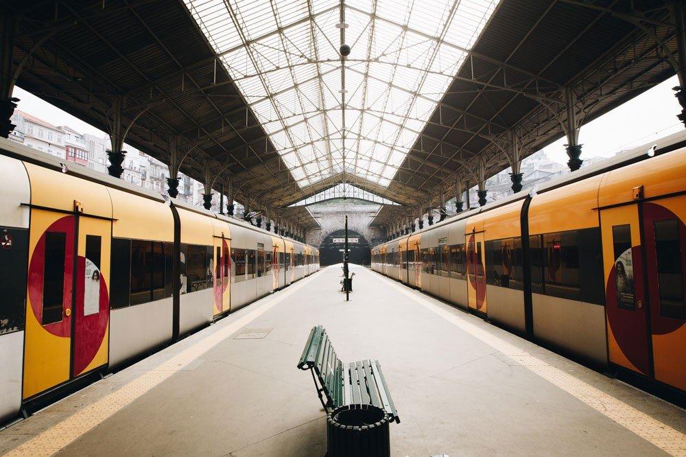 date-ideas-train-hopping