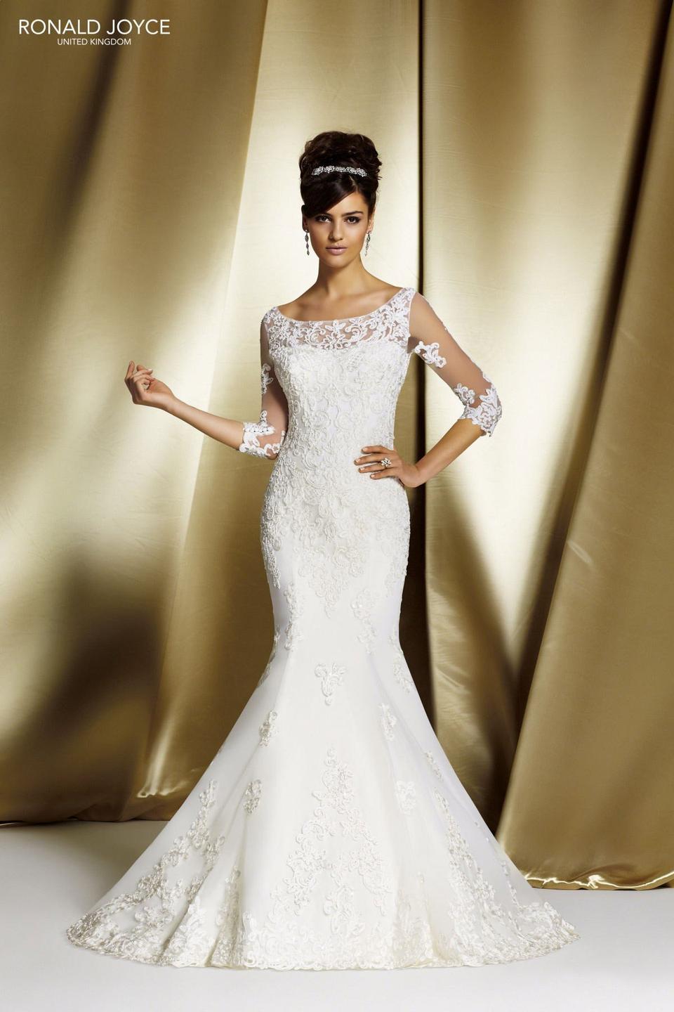 Wedding Dress Shapes and Styles for Brides with a Small Bust - hitched ...