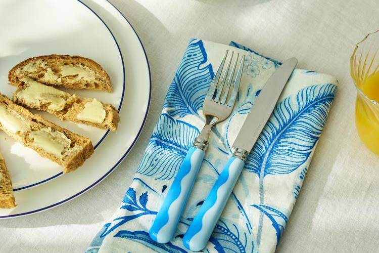 30 Best Second Wedding Anniversary Gifts: Cotton Ideas They'll Love