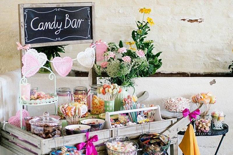 Candy Cart Personalised Wedding Sweet Cake & Favour Bags 