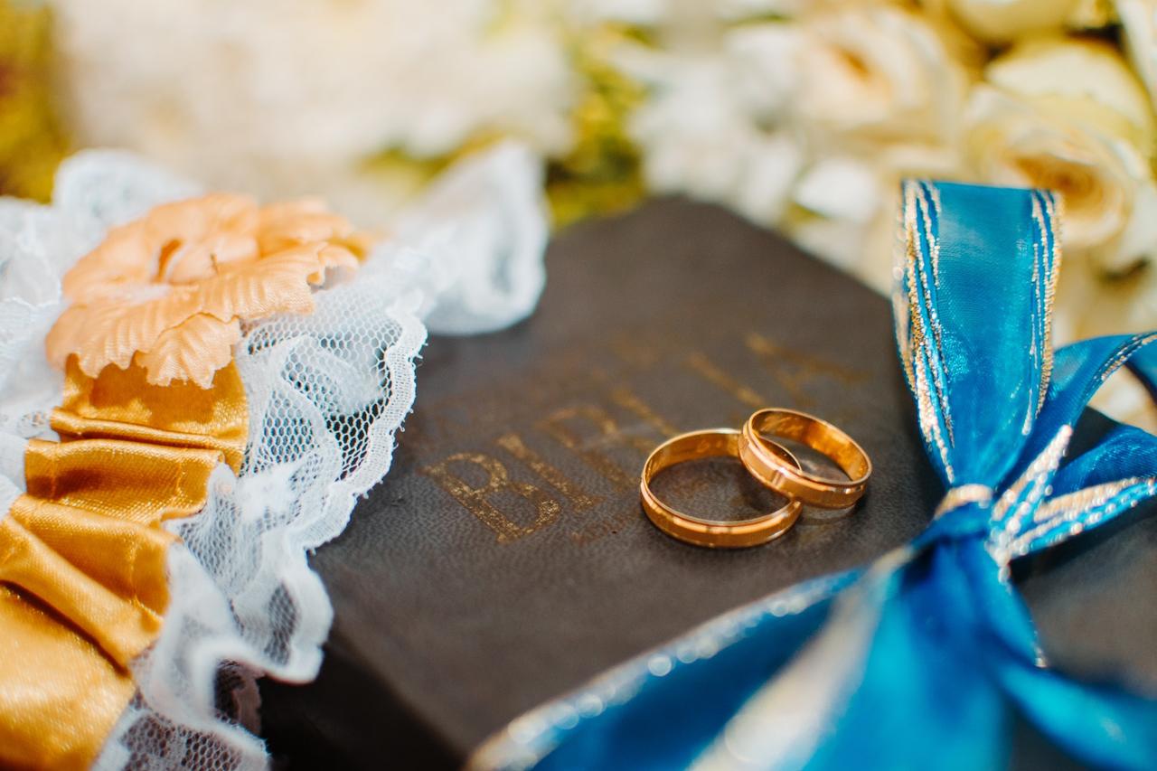 Are Wedding Garters Necessary?