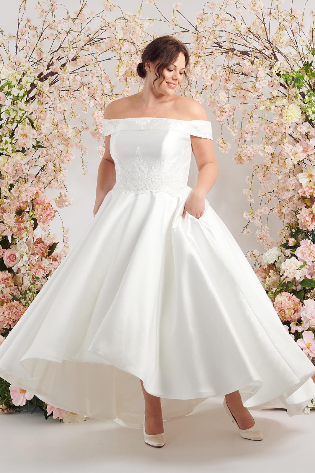 Plus size tea length wedding dresses with sleeves best sale