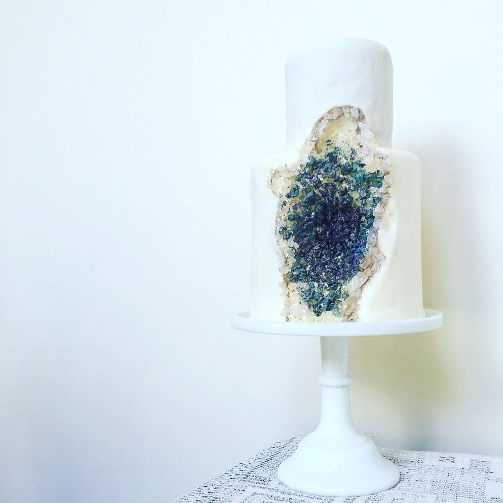 Sparkling Crystal Stands for Glamorous Wedding Cakes