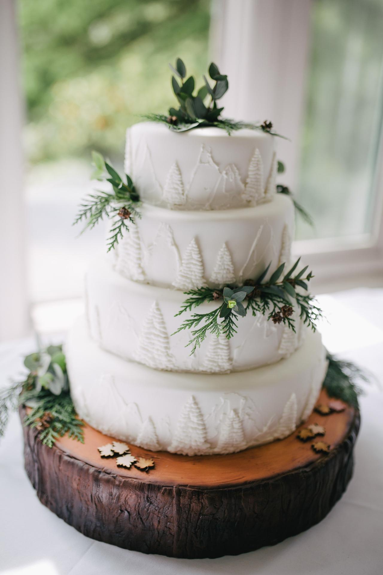 29 Vintage-Inspired Wedding Cakes