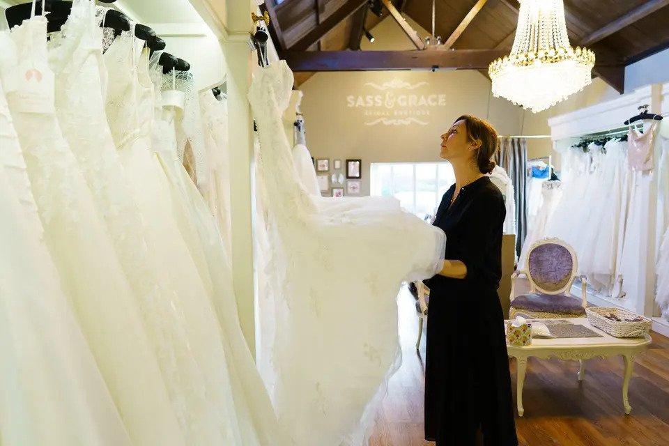 Local bridal outlet shops near me