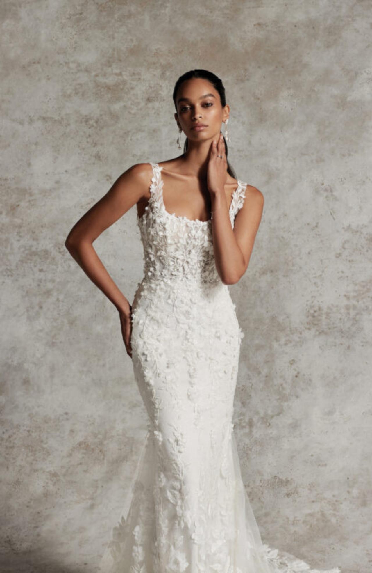  Fit-and-Flare/Trumpet wedding dress