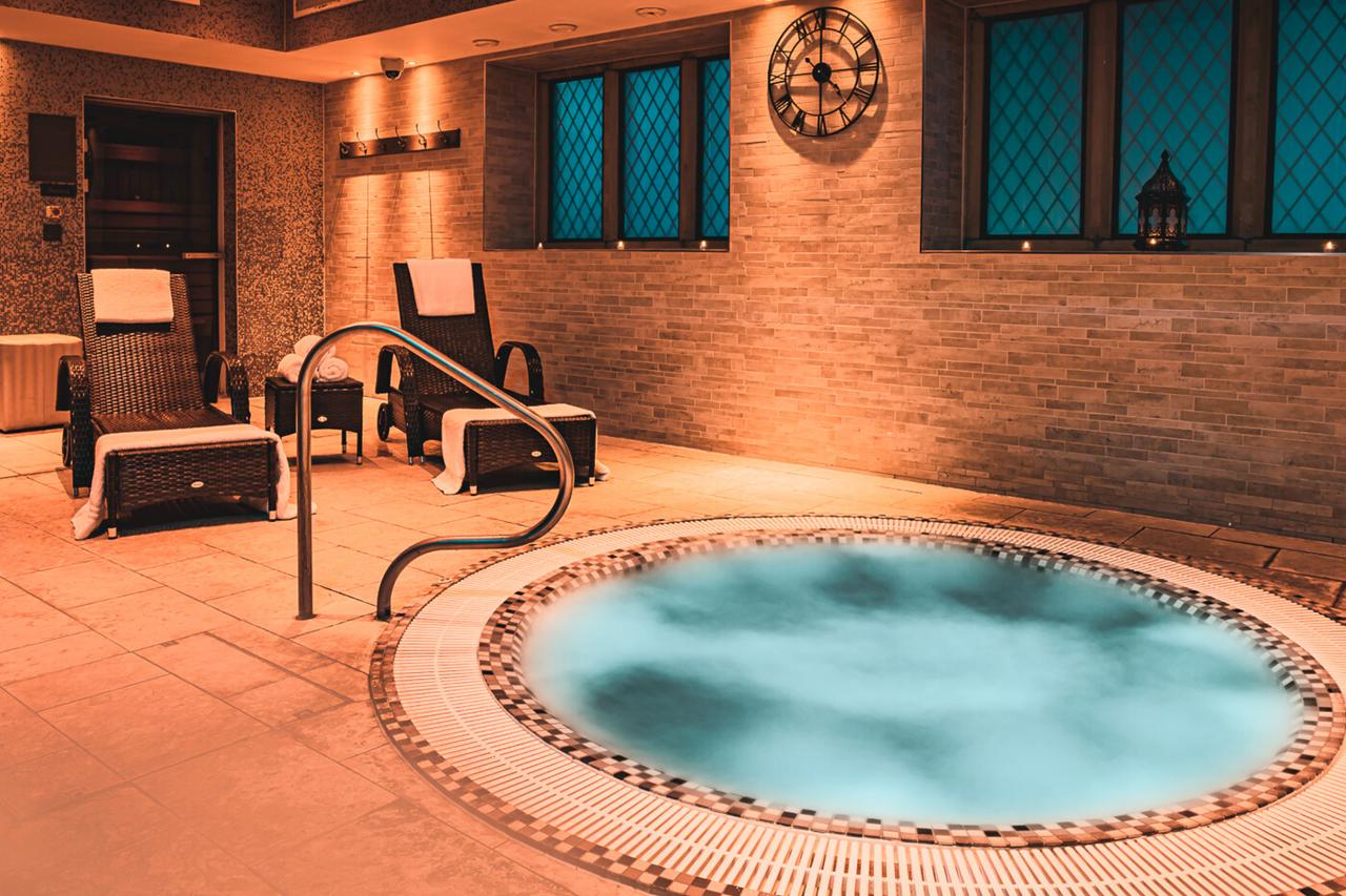 The whirlpool set into the floor at the Elemis Spa