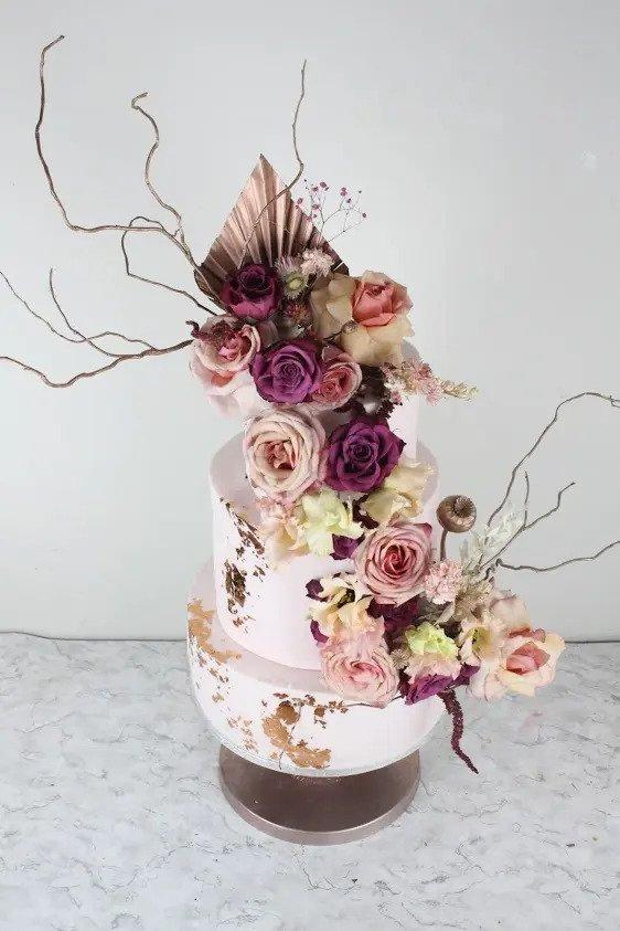 Trending Now: Wedding Cakes with Floral Tiers