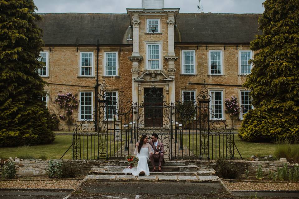 Exterior of Northamptonshire wedding venue Hinwick Hall