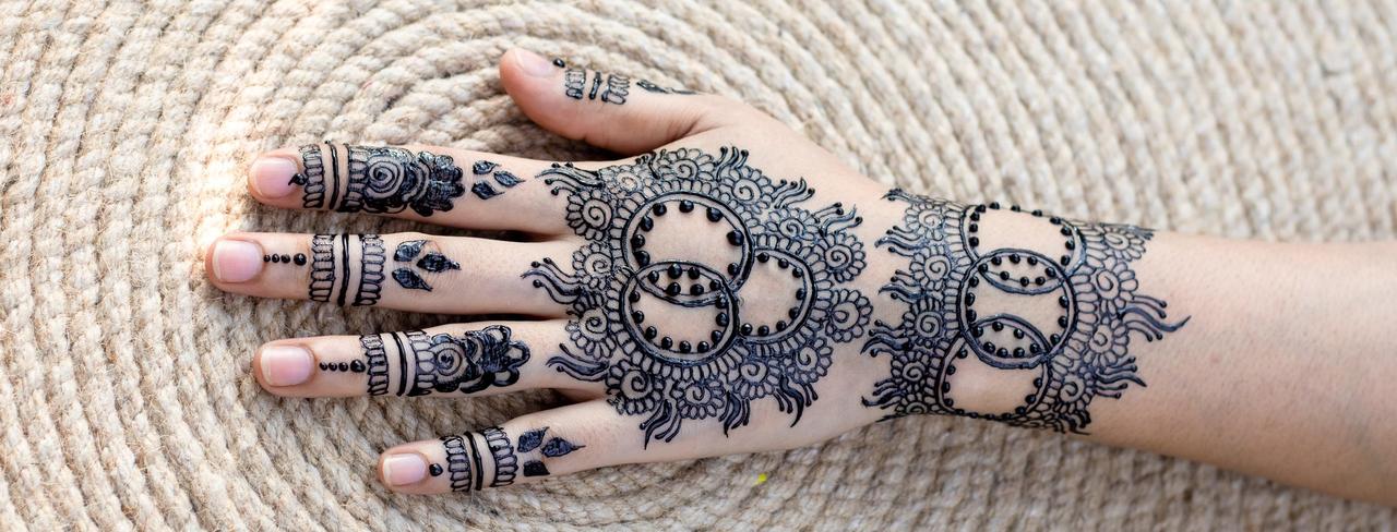 15 Artistic Peacock (Mor) Mehndi Designs 2023 | Styles At Life