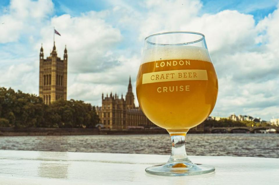 london boat trip with beer