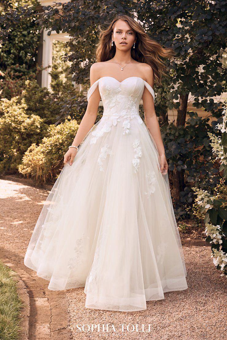 Sweetheart Neckline Wedding Dresses: Romantic Styles for Every