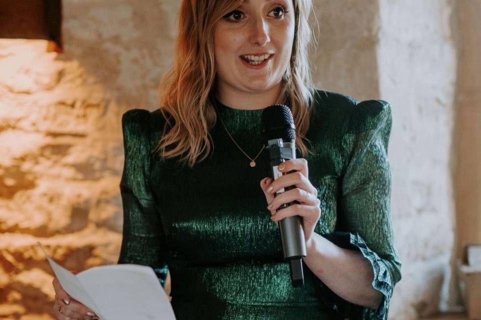 Maid of Honour (and Hitched Editor Zoe Burke) giving a maid of honour speech at her sister's wedding