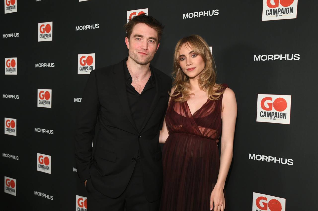 Suki Waterhouse & Robert Pattinson Relationship Timeline: Everything We  Know About This Cool Couple - hitched.co.uk