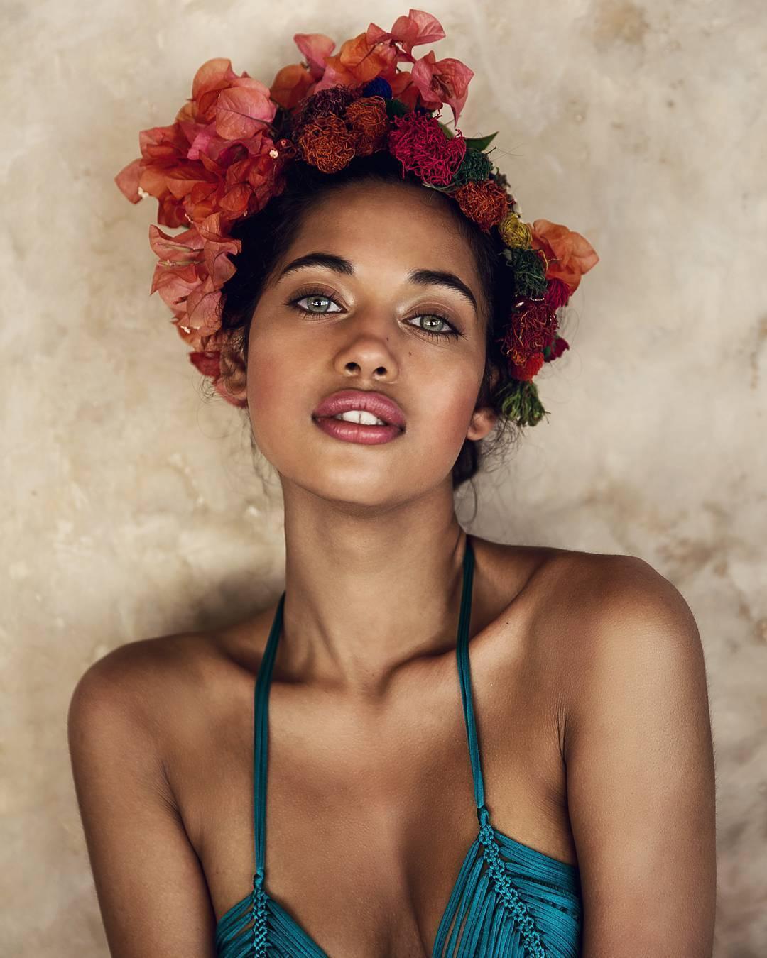 The History of Flower Crowns and the Women Who Wore Them: From Frida Kahlo  to Kate Moss — Timothy Pamment Salon