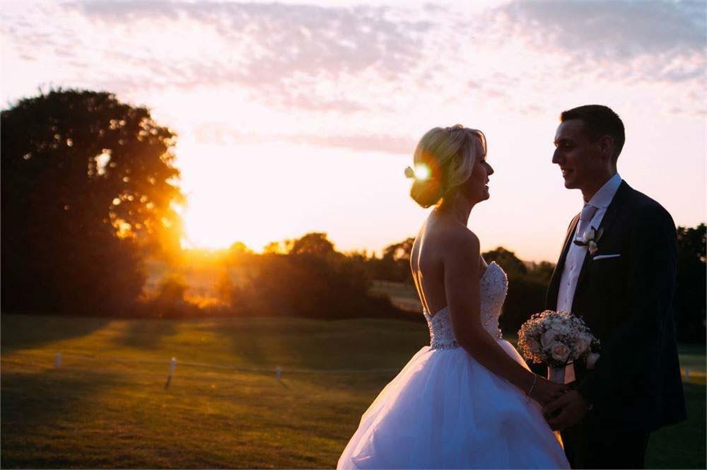 country-garden-wedding-with-a-romantic-sunset-2