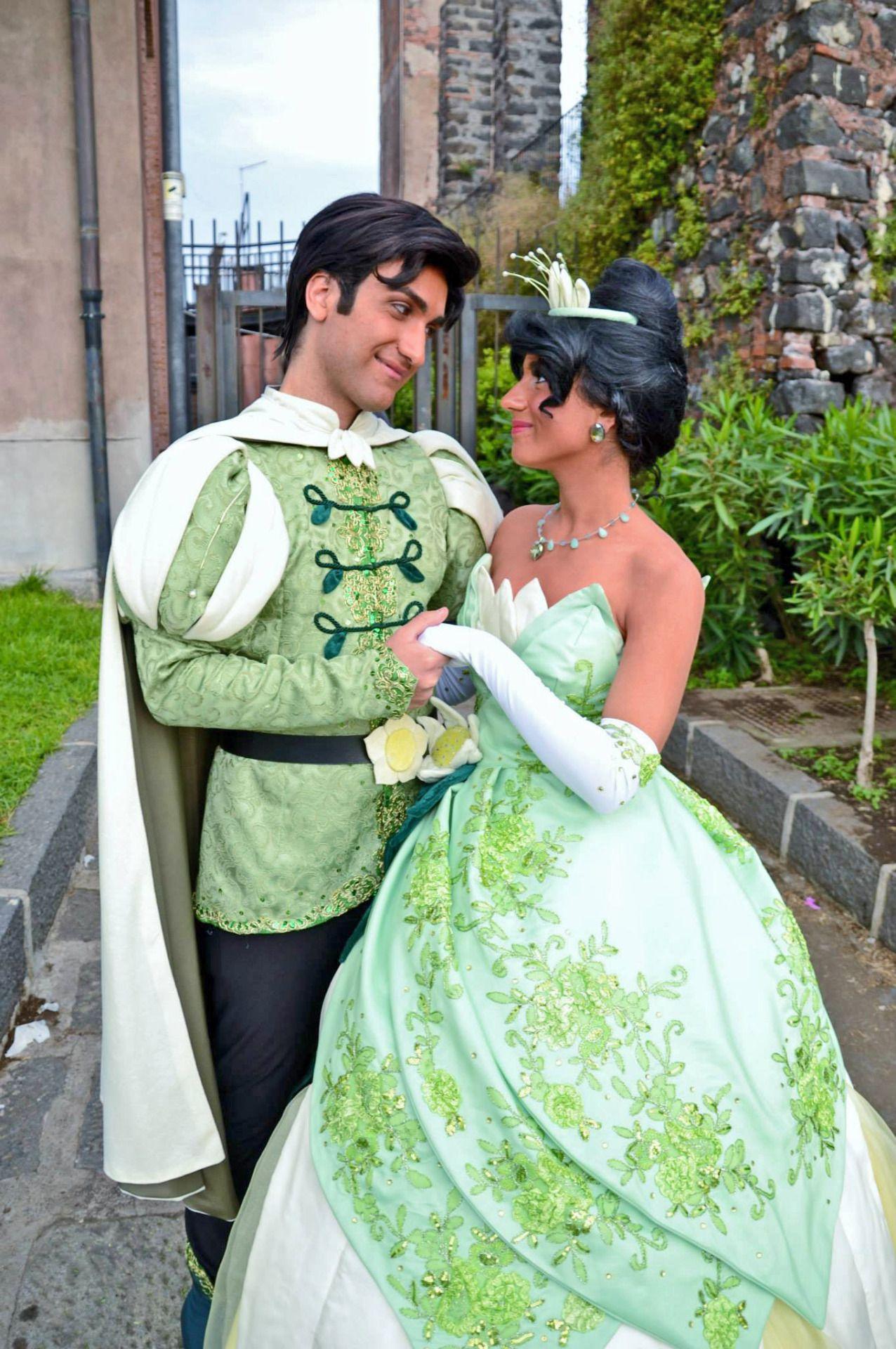 44 Disney Couple Costumes for Halloween hitched hitched