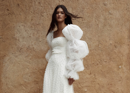 23 of the Prettiest Pearl Wedding Dresses & Accessories For an Elegant Bridal Look