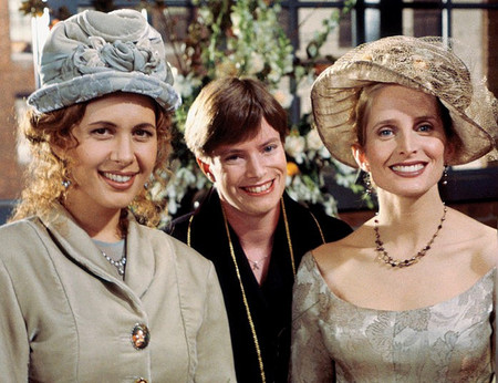 The One With the Lesbian Wedding: Are Carol & Susan Pivotal or Problematic?