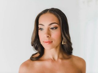 The Most Gorgeous Bridesmaid Makeup Looks (and the Makeup Bags to Gift Your Girls)