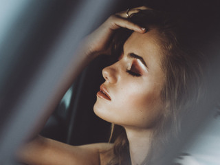 How to Contour and Highlight Your Wedding Make-Up