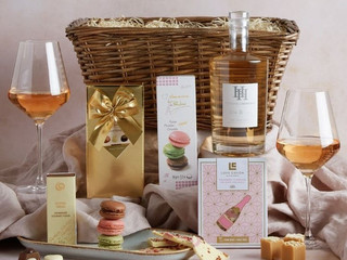 14 Wedding Gift List Ideas for 2023