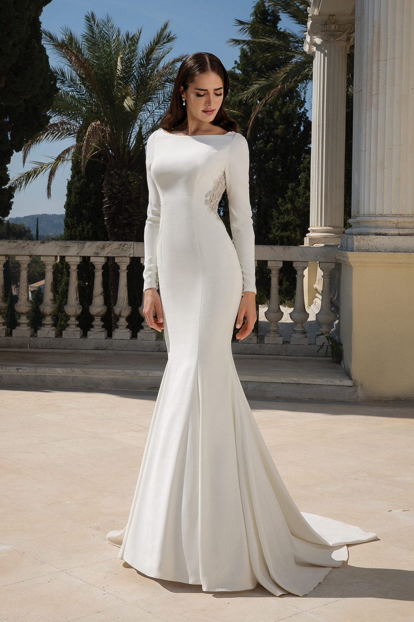 plain long sleeve wedding dresses