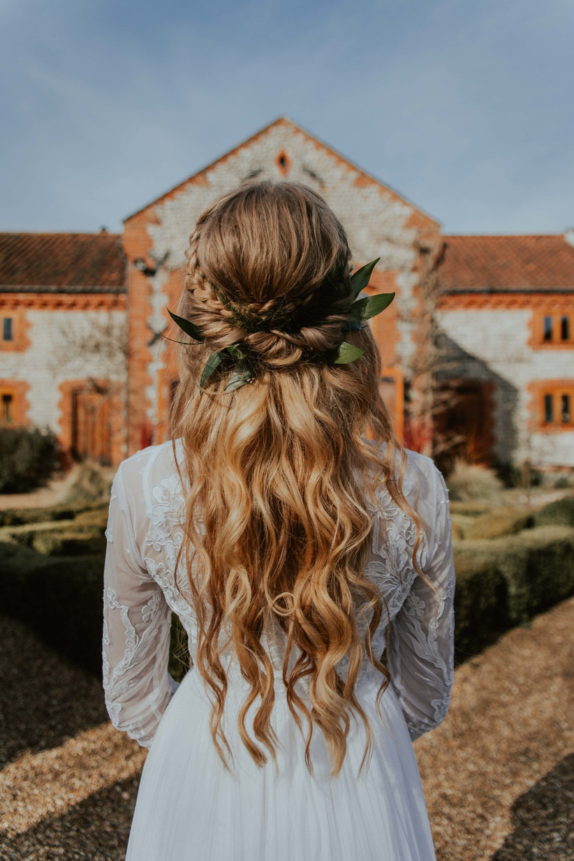 55 Chic Wedding Hairstyles For Long Hair